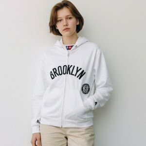NWT NBA White w Black Lettering Brooklyn NY Basketball NBA Zip Up Hoodie, Unisex